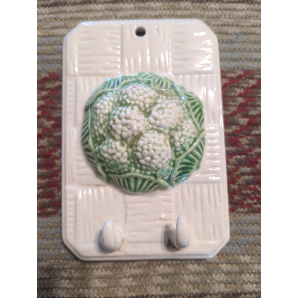 Weiss Handpainted Ceramic Made Brazil Wall‎ Towel Holder Hanger Kitchen Cabbage